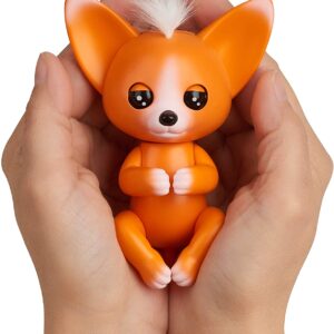 WowWee Fingerlings - Interactive Baby Fox - Mikey