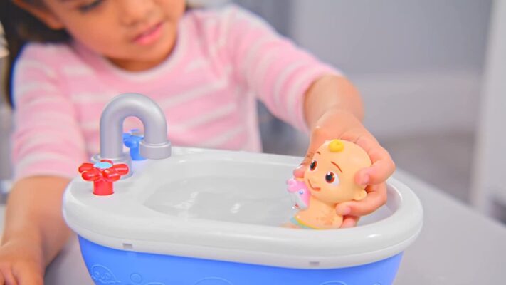 CoComelon Musical Bathtime Playset