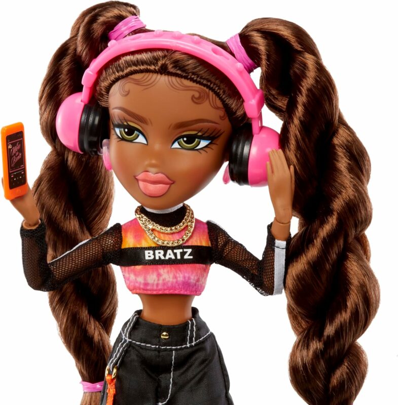 Bratz Alwayz Sasha Fashion Doll with 10 Accessories