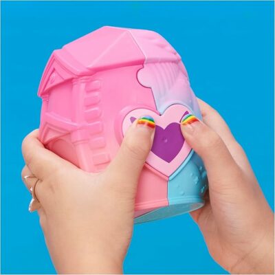 Hatchimals Family Pack Home Playset with 3 Characters and 3 Babies