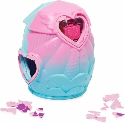 Hatchimals Family Pack Home Playset with 3 Characters and 3 Babies