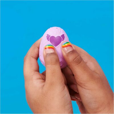 Hatchimals Family Pack Home Playset with 3 Characters and 3 Babies