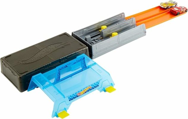 Hot Wheels Toy Cars & Track Set Race Case Playset with 2 Vehicles in Scale