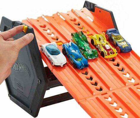 Hot Wheels Roll Out Raceway Track Set