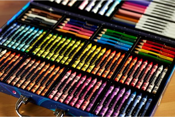 Crayola Inspiration Art Case Space Coloring Set