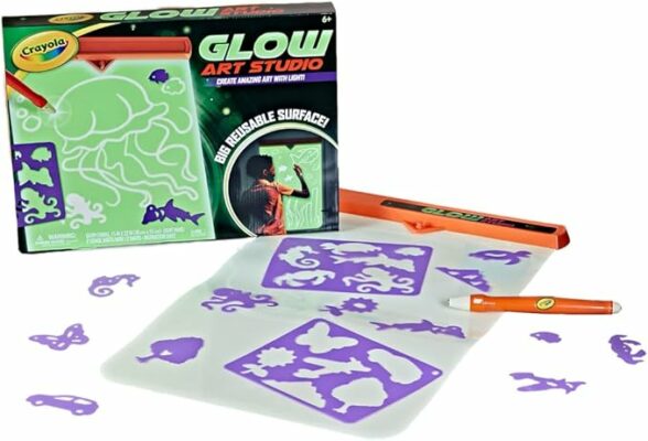 Crayola Glow Art Studio Glow in the Dark Toys