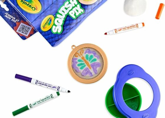 Crayola Squish Pix Model Magic Art Kit for Kids