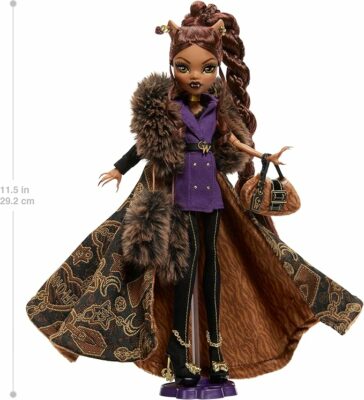 Monster High Doll Clawdeen Wolf House with Faux Fur Jacquard Coat