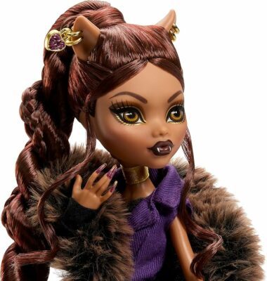 Monster High Doll Clawdeen Wolf House with Faux Fur Jacquard Coat