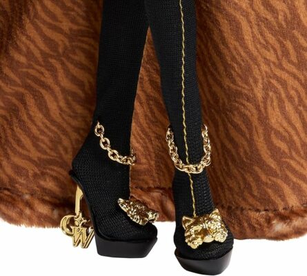 Monster High Doll Clawdeen Wolf House with Faux Fur Jacquard Coat