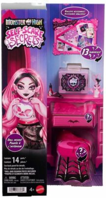 Monster High Self-Scare Secrets Draculaura Doll and Accessories Set