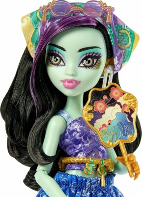 Monster High Skulltimate Secrets Jinafire Long Doll