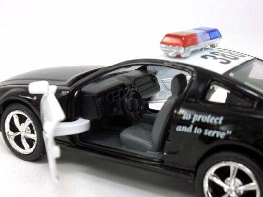2006 Ford Mustang GT Die Cast Metal Model Toy Car