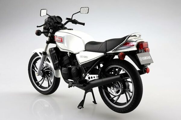 Aoshima Yamaha RZ250 New Pearl White Diecast Bike