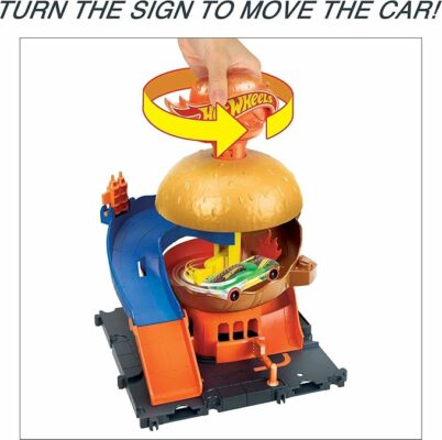Hot Wheels City Burger Drive-Thru Playset with 1 Vehicle