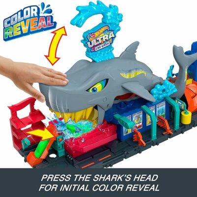 Hot Wheels City Track Set Ultra Shark Car Wash with Color Reveal Toy