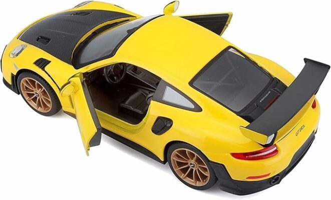 Maisto Special Edition 2018 Porsche 911 GT2 RS Diecast Vehicle