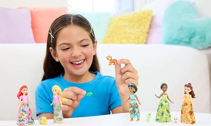 Mattel Disney Princess & Friends Set with 5 Posable Small Dolls Mattel Disney Princess & Friends Set with 5 Posable Small Dolls