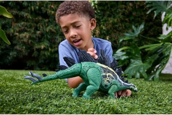Mattel Jurassic World Dinosaur Figure Toy Stegosaurus with 2 Attack Action