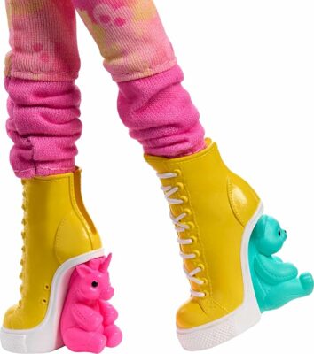 Monster High Doll Enid Sinclair Collectible in Pink Fashion with Beret