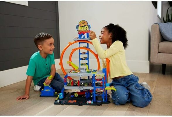 Hot Wheels Toy Car Track Set with Die-Cast Car & Helicopter