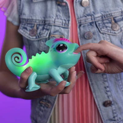 Little Live Pets Sunny the Bright Light Green Chameleon