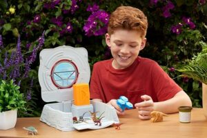 Mattel Jurassic World Distortus Rex Lab Sensory Playset with Mini Figures
