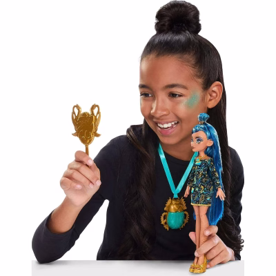 Monster Collectible High Cleo DeNile Golden Glam Case Doll Play Set