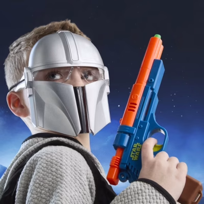 The Mandalorian Mask & Blaster Set NERF GlowStrike Blaster