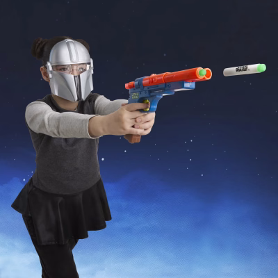 The Mandalorian Mask & Blaster Set NERF GlowStrike Blaster