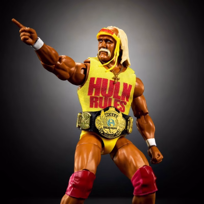 WWE Hulk Hogan Action Figure & Accessories Set