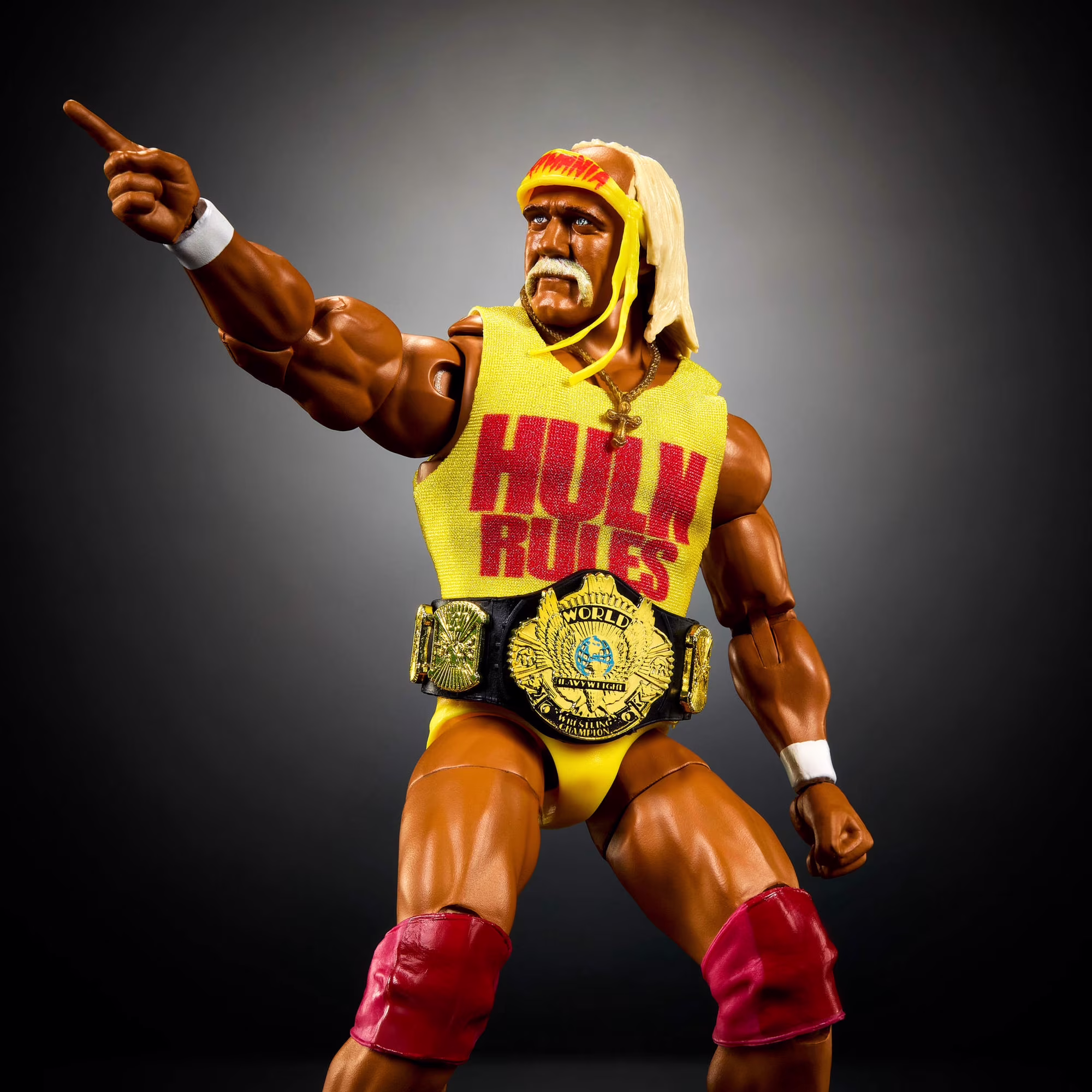 WWE Hulk Hogan Action Figure & Accessories Set WWE Hulk Hogan Action Figure & Accessories Set